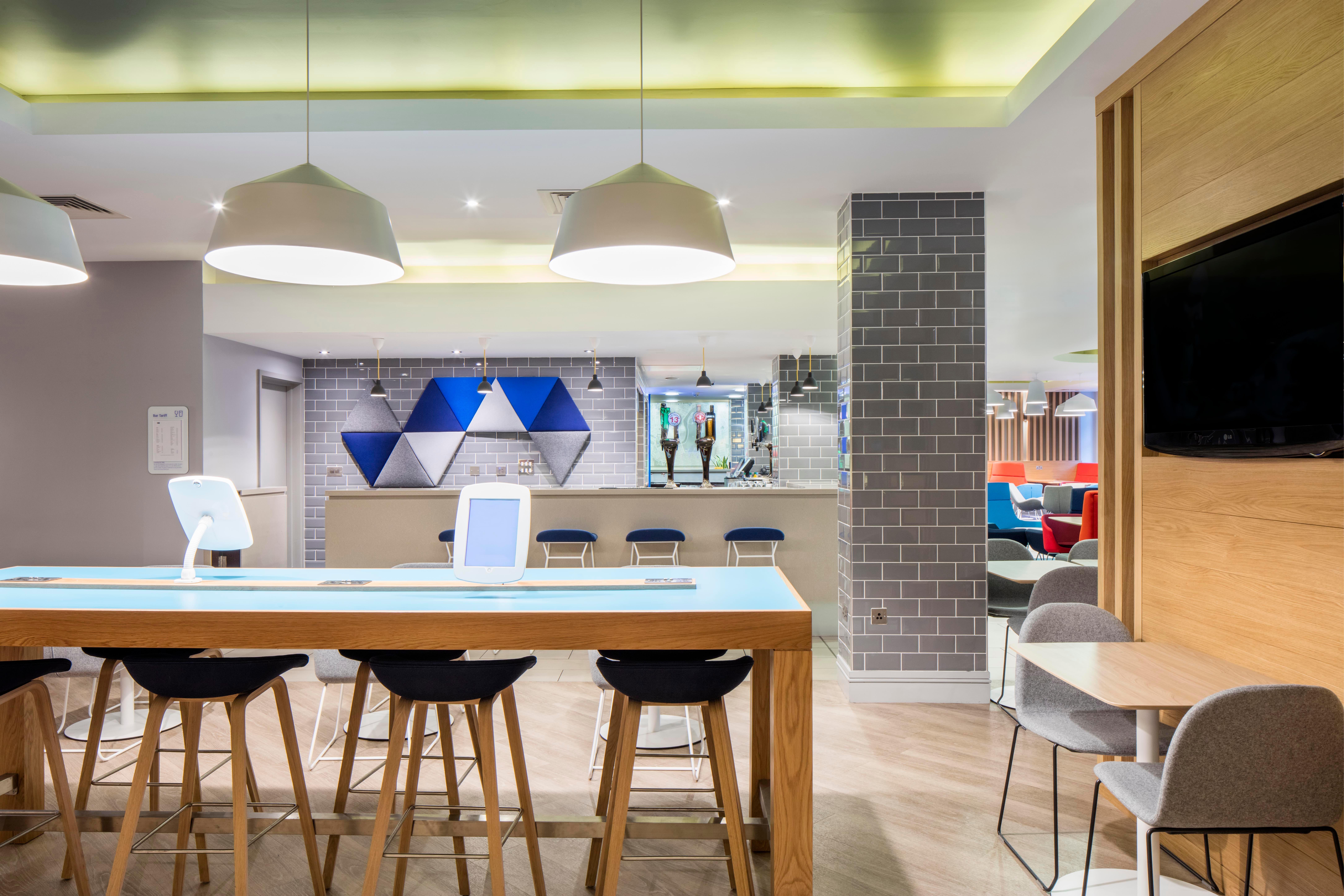 Holiday Inn Express Belfast City By Ihg Eksteriør bilde