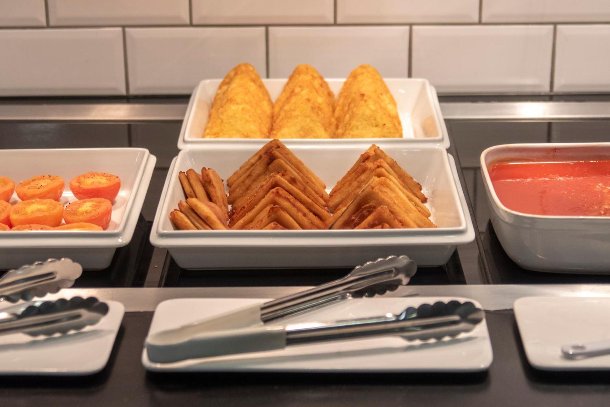 Holiday Inn Express Belfast City By Ihg Eksteriør bilde